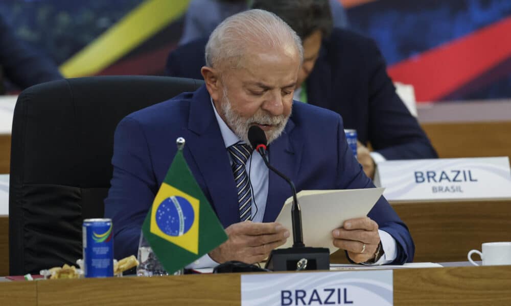 El presidente de Brasil, Luiz Inácio Lula da Silva, participa durante la apertura del segundo día de la Cumbre de jefes de Estado del G20 este martes en Río de Janeiro (Brasil). EFE/ Antonio Lacerda