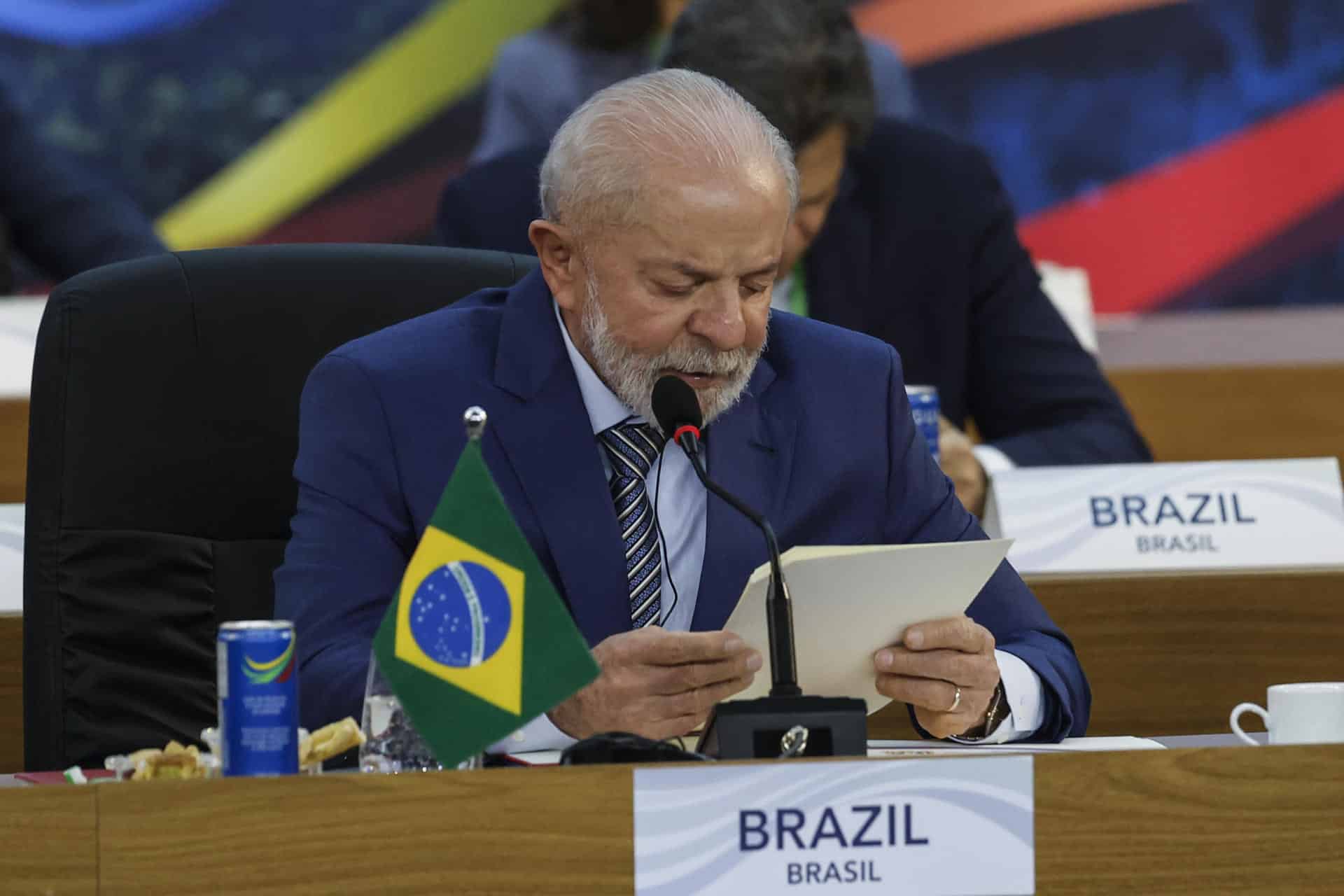 El presidente de Brasil, Luiz Inácio Lula da Silva, participa durante la apertura del segundo día de la Cumbre de jefes de Estado del G20 este martes en Río de Janeiro (Brasil). EFE/ Antonio Lacerda