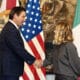 La primera ministra italiana, Giorgia Meloni, recibe este martes en Roma al gobernador estadounidense de Florida, Ron DeSantis, mientras se encuentra en Italia para una misión comercial en busca de nuevas inversiones y colaboraciones. EFE/Gobierno italiano SOLO USO EDITORIAL/SOLO DISPONIBLE PARA ILUSTRAR LA NOTICIA QUE ACOMPAÑA (CRÉDITO OBLIGATORIO)