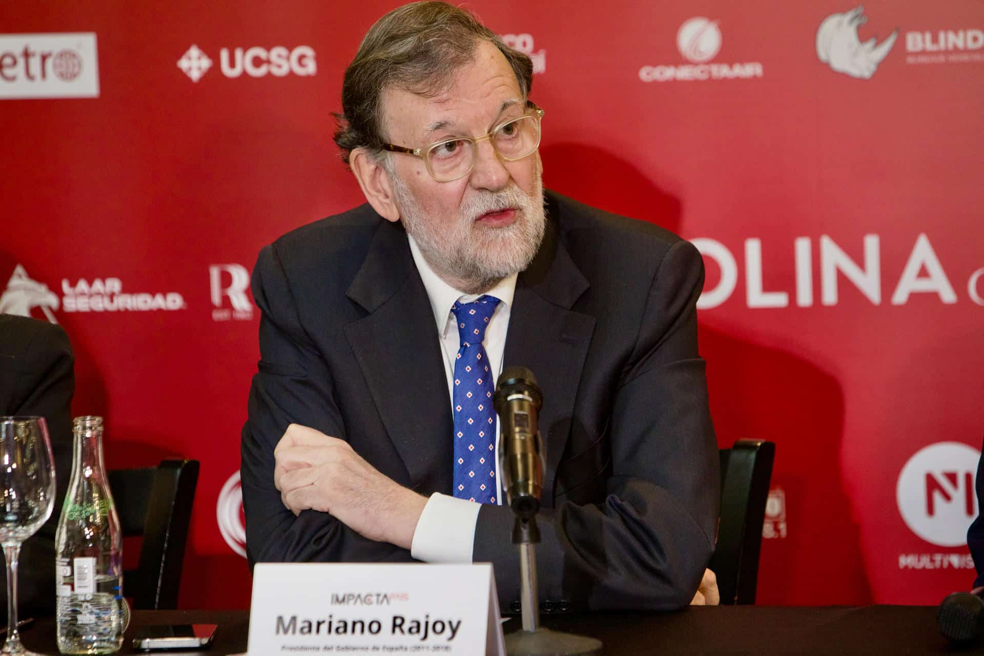 El expresidente del Gobierno español Mariano Rajoy habla en una rueda de prensa este miércoles, en Quito (Ecuador). EFE/ Gianna Benalcazar