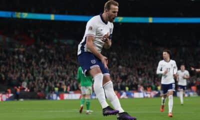 El inglés Harry Kane celebra el 1-0 de penalti durante el partido de la UEFA Nations League que han disputado Inglatera y República de Irlanda en Wembley, Londres, Reino Unido. EFE/EPA/NEIL HALL