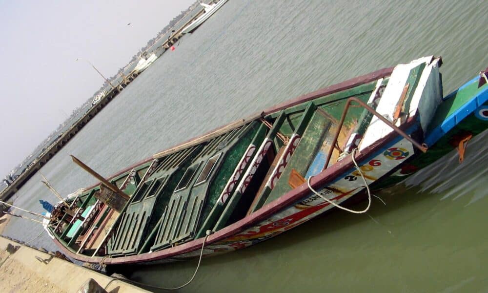 Foto de archivo de un cayuco en el puerto de Saint-Louis, en el norte de Senegal. EFE/Saliou Traore