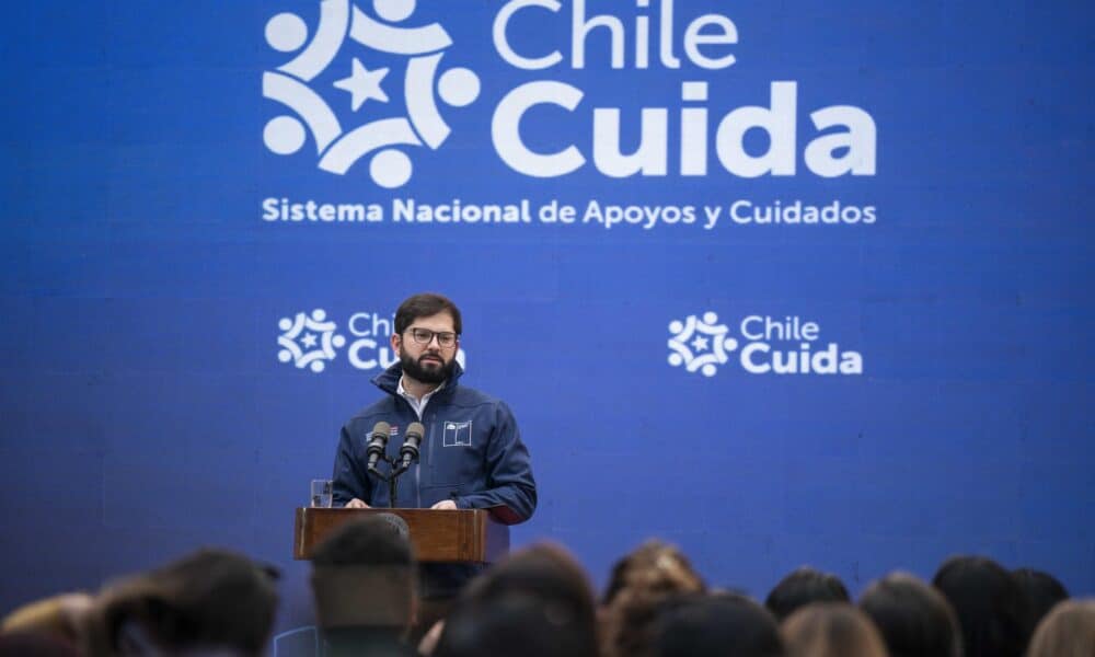 Fotografía cedida por la Presidencia de Chile del gobernante del país, Gabriel Boric Font, durante un acto en el palacio de La Moneda en Santiago. EFE/Presidencia de Chile