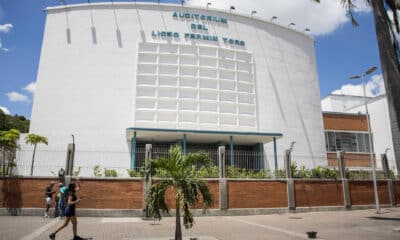 Fotografía de archivo de la fachada de una escuela pública, en Caracas (Venezuela). EFE/ Miguel Gutierrez