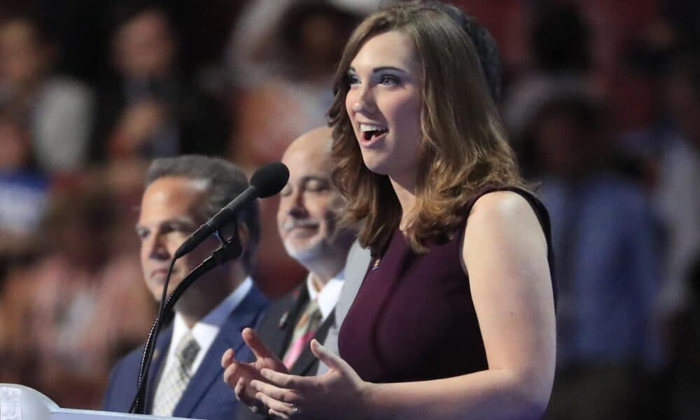 Fotografía de archivo en donde se ve a Sarah McBride, que será la primera transgénero en el Congreso de Estados Unidos en 2025. EFE/TANNEN MAURY