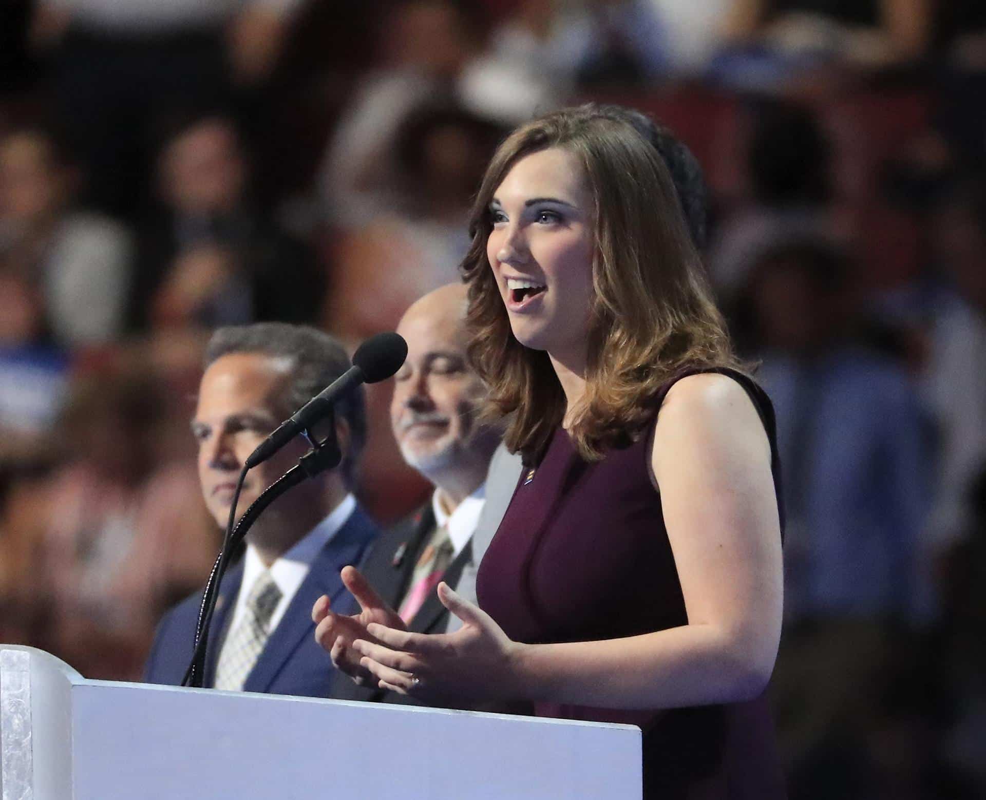 Fotografía de archivo en donde se ve a Sarah McBride, que será la primera transgénero en el Congreso de Estados Unidos en 2025. EFE/TANNEN MAURY