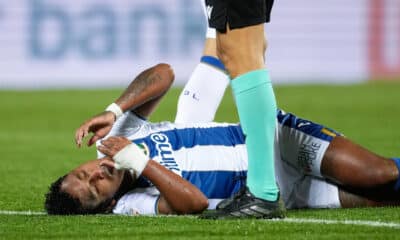 El centrocampista peruano del Leganés Renato Tapia en el suelo durante el partido del sábado de LaLiga ante el Sevilla. EFE/Borja Sánchez-Trillo