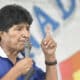 El expresidente de Bolivia, Evo Morales (2006-2019), habla durante una reunión de organizaciones sociales y autoridades afines este viernes en Lauca Ñ (Bolivia). EFE/ Jorge Abrego