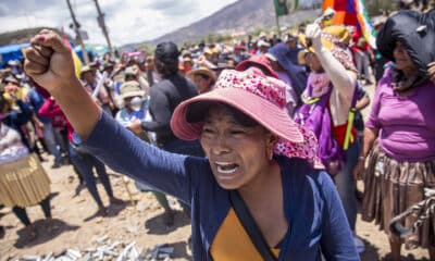 Fotografía del 29 de Octubre de 2024 de simpatizantes del expresidente de Bolivia Evo Morales marchando en contra del gobierno de Luis Arce, en Parotani, Cochabamba (Bolivia). EFE/ Esteban Biba