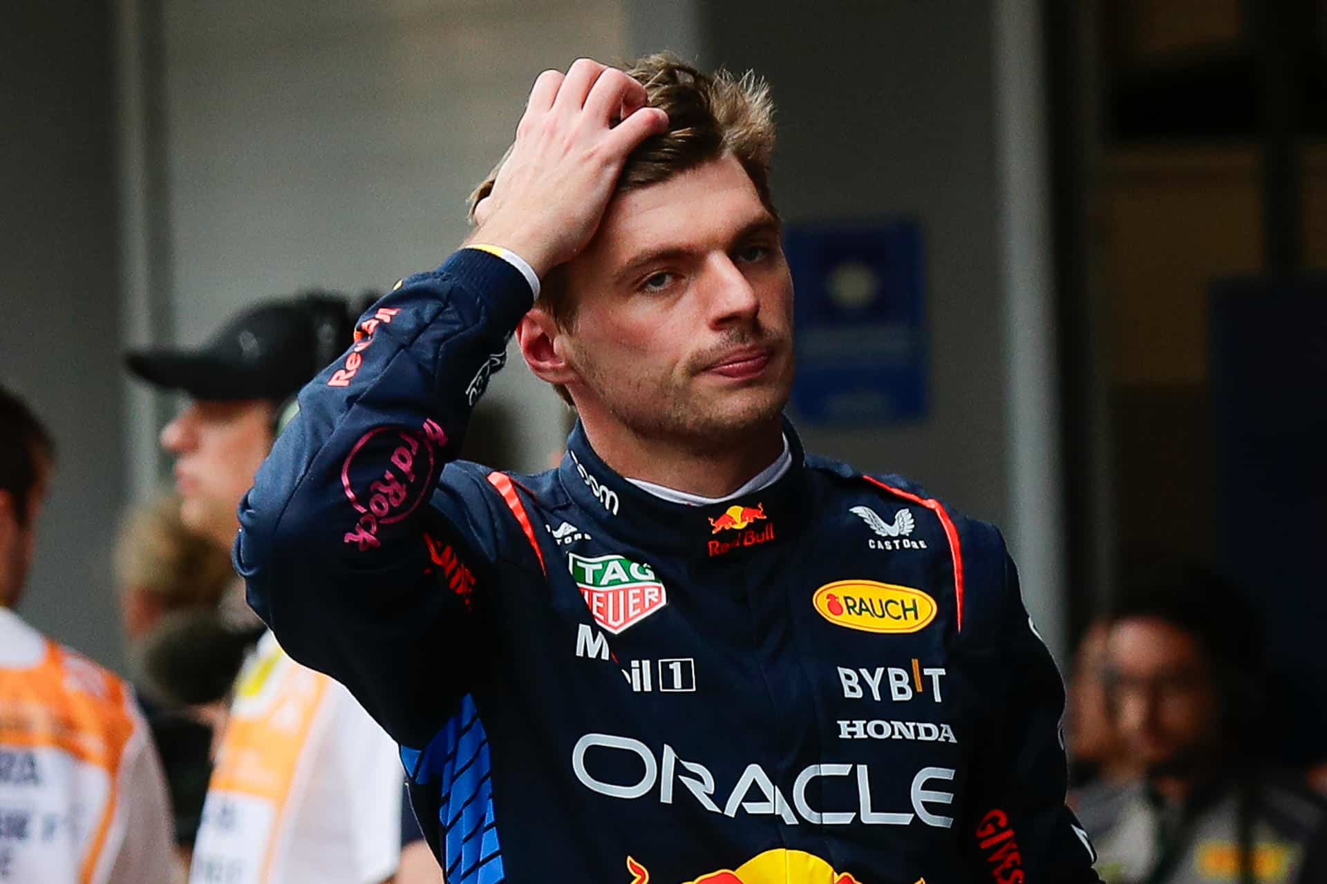 El neerlandés de la escudería Red Bull Racing, Max Verstappen, piloto multado por proferir una palabra malsonante en rueda de prensa del Gran Premio de Singapur. EFE/ Andre Coelho