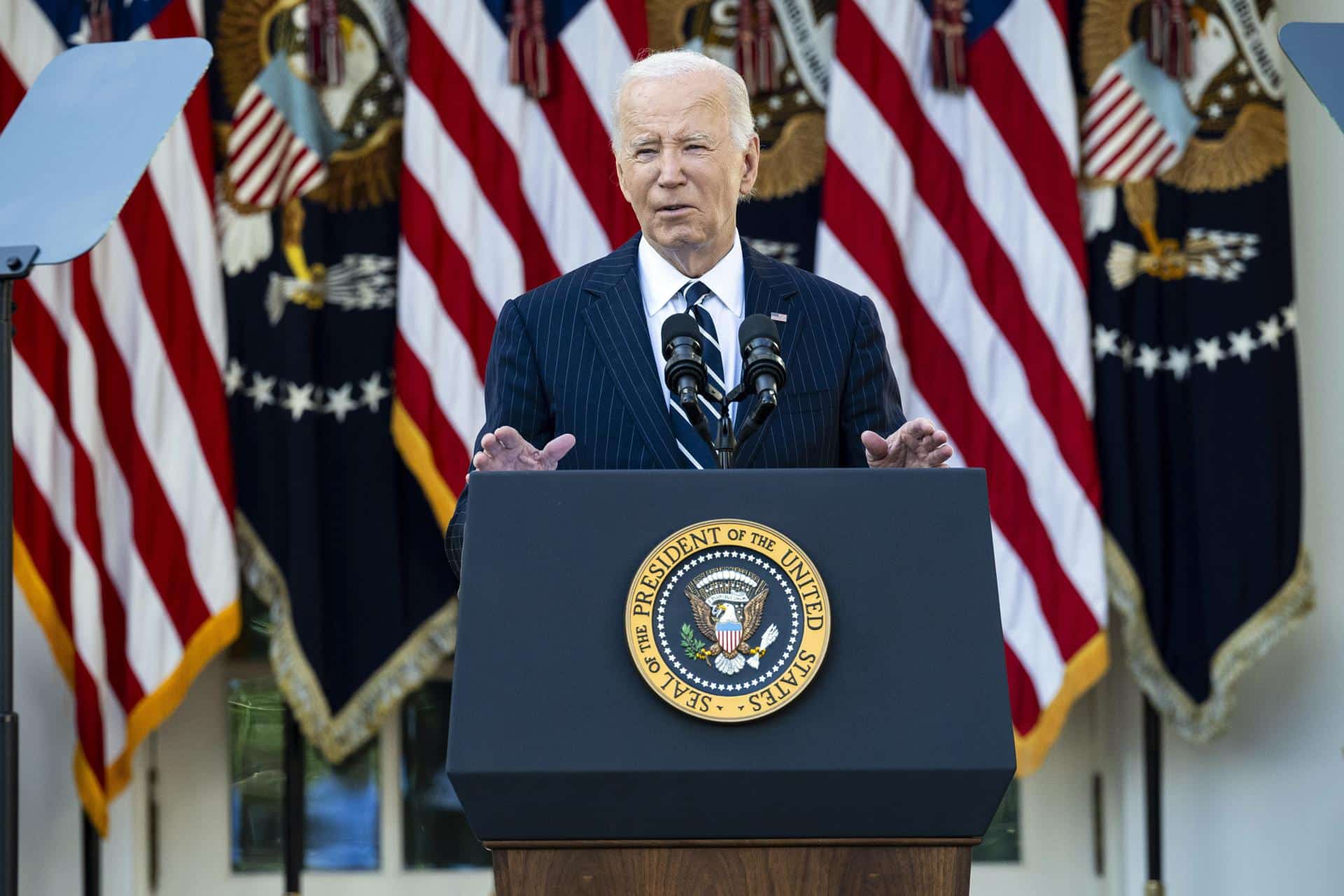 El presidente de EE.UU., Joe Biden, ofrece declaraciones sobre los resultados de las elecciones presidenciales de 2024 durante un discurso a la nación en el Jardín de Rosas de la Casa Blanca en Washington, DC, EE. UU., el 07 de noviembre de 2024. EFE/Graeme Sloan