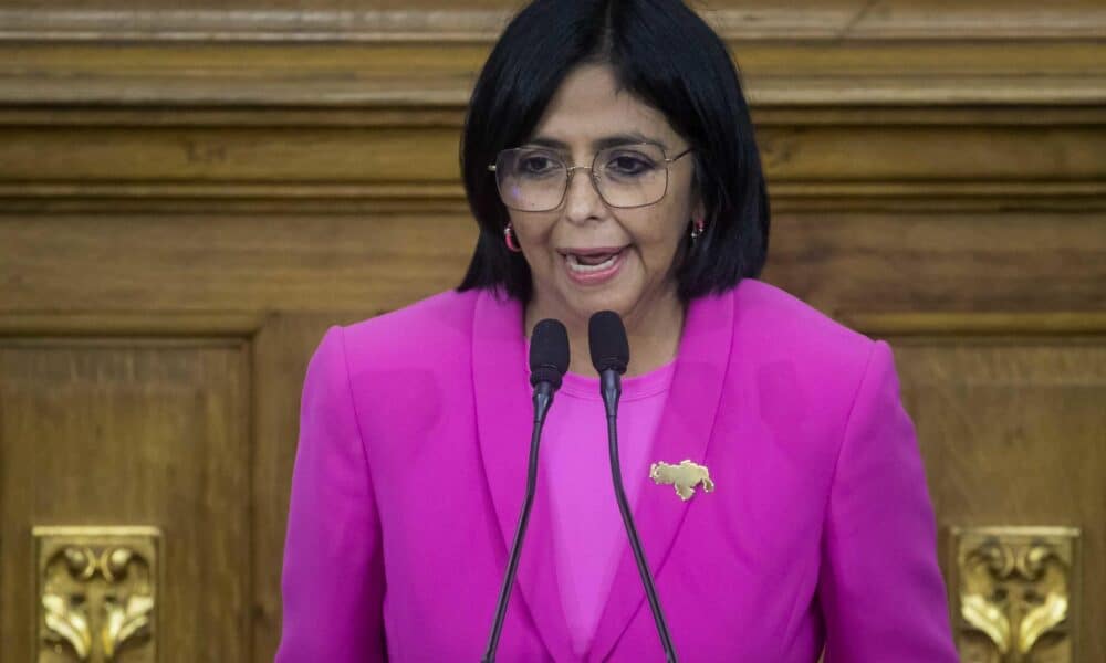 Fotografía de archivo del 2 de mayo de 2024 de la vicepresidenta ejecutiva de Venezuela, Delcy Rodríguez, en una sesión del Parlamento en Caracas (Venezuela). EFE/ Miguel Gutiérrez