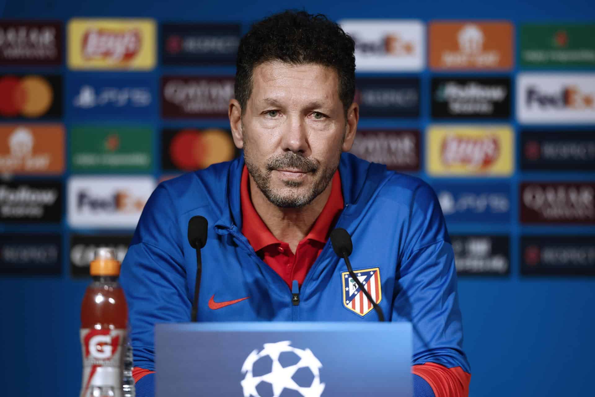 El entrenador del Atlético de Madrid, Diego Simeone, en París. EFE/EPA/YOAN VALAT