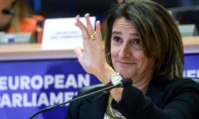 La Vicepresidenta Ejecutiva designada de la Comisión Europea para la Transición Limpia, Justa y Competitiva, Teresa Ribera, asiste a su audiencia de confirmación ante los comités del Parlamento Europeo en Bruselas, Bélgica, el 12 de noviembre de 2024. (Bélgica, Bruselas) EFE/EPA/OLIVIER HOSLET