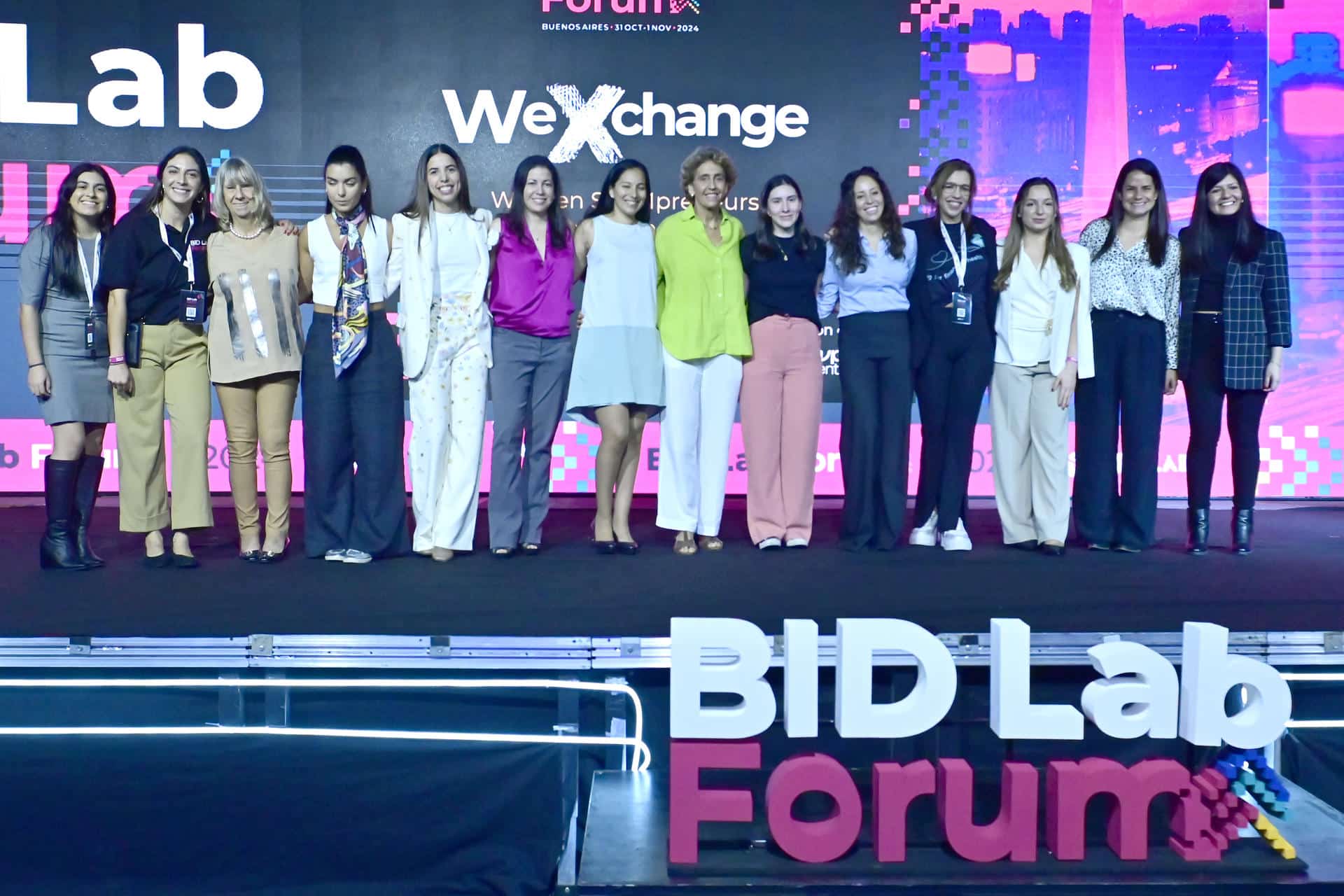 Participantes del panel WeXchange STEMpreneurs, posan durante la segunda jornada del BID Lab Forum, en Buenos Aires (Argentina). EFE/Matias Martin Campaya