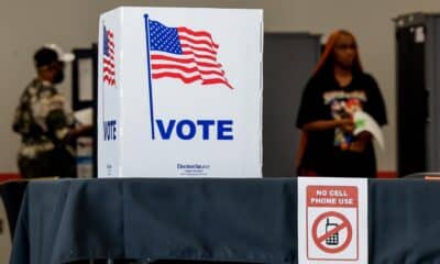 Imagen de un puesto de votación anticipada en Fulton County's, en Atlanta (Georgia, EE.UU.). EFE/EPA/Erik S. Lesser