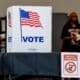 Imagen de un puesto de votación anticipada en Fulton County's, en Atlanta (Georgia, EE.UU.). EFE/EPA/Erik S. Lesser