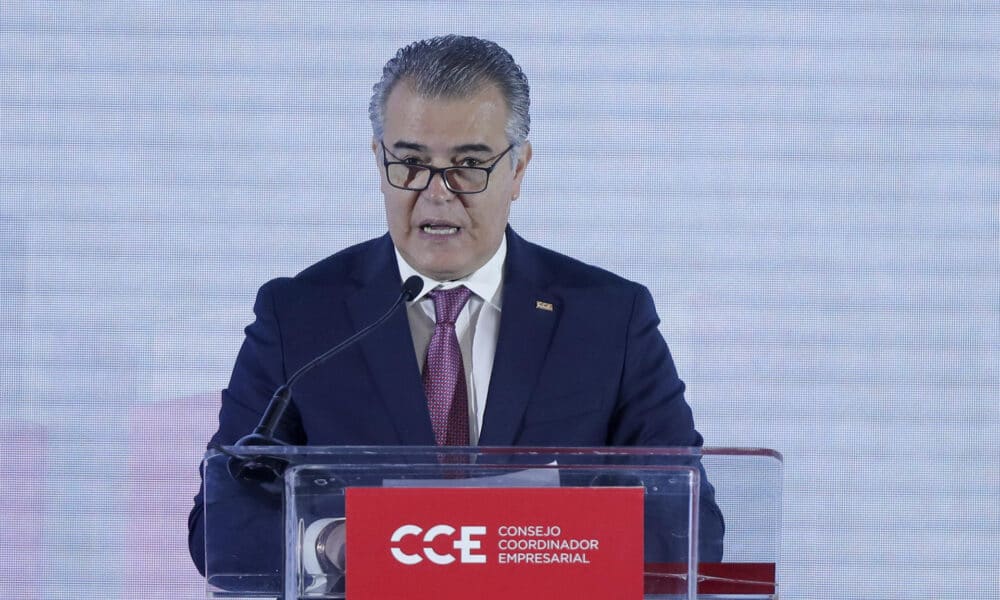 El presidente del Consejo Coordinador Empresarial, Francisco Cervantes, habla en un hotel en la Ciudad de México (México). Archivo. EFE/ Isaac Esquivel