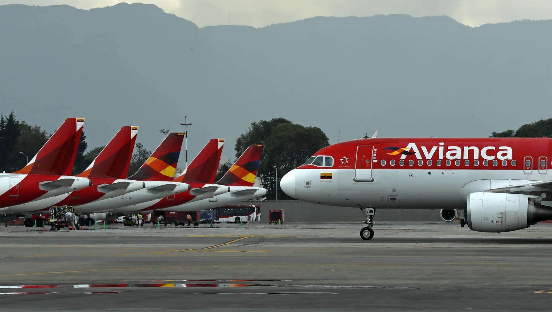 Fotografía de archivo de aviones de la aerolínea Avianca. EFE/ Mauricio Dueñas Castañeda