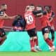 Los jugadores del Leverkusen celebran el gol de Granit Xhaka (2d) durante el partido de la quinta jornada de la UEFA Champions League que han jugado Bayer Leverkusen y FC Salzburg en Leverkusen, Alemania. EFE/EPA/CHRISTOPHER NEUNDORF