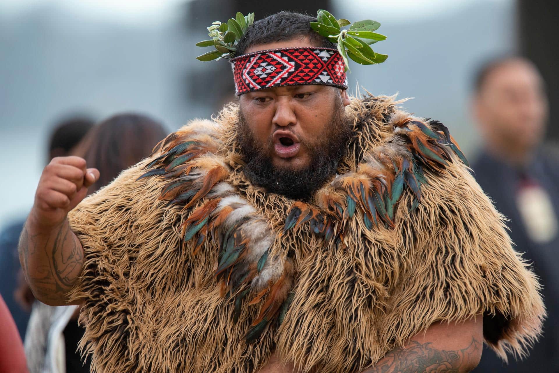 Waitangi (Australia), 05/02/2020.- A Maori warrior takes part a New Zealand Navy parade prior to Waitangi Day in Waitangi, New Zealand, 05 February 2020. Waitangi Day, the national day of New Zealand, commemorates the 06 February, 1840, signing of the Treaty of Waitangi between the British Crown and Maori chiefs. It is part the frame work for political relations between New Zealand's government and the Maori population. (Nueva Zelanda) EFE/EPA/DAVID ROWLAND AUSTRALIA AND NEW ZEALAND OUT[AUSTRALIA AND NEW ZEALAND OUT]