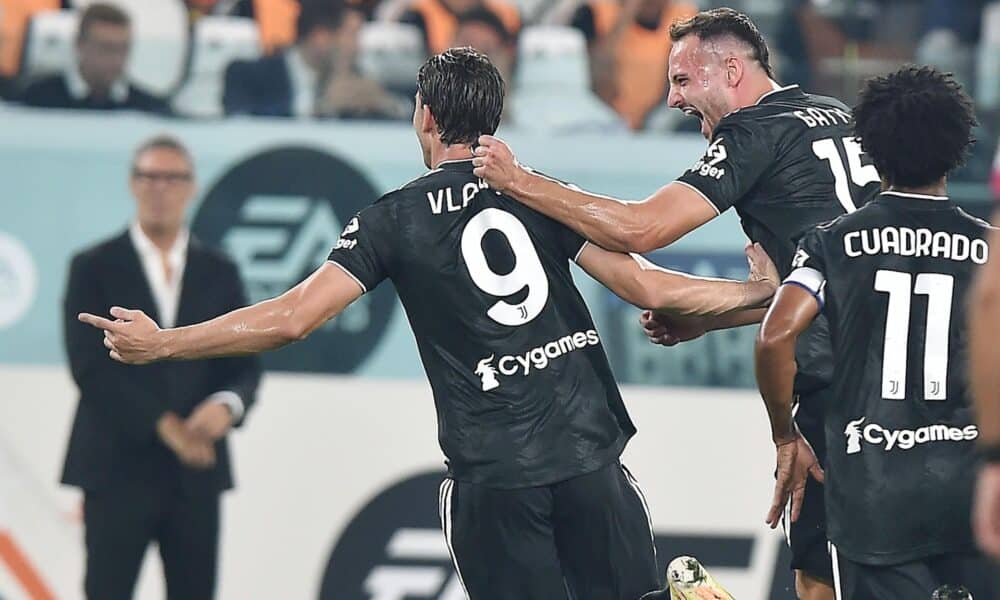 Imagen de archivo del serbio Dusan Vlahovic, delantero del Juventus Turín, celebrando un gol EFE/EPA/ALESSANDRO DI MARCO