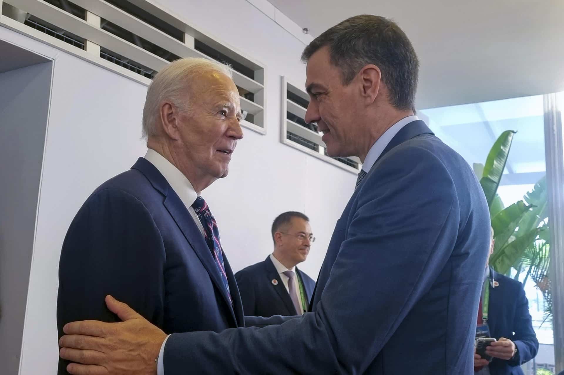 El presidente del Gobierno de España, Pedro Sánchez, este martes durante el encuentro que ha mantenido con el presidente de EE.UU., Joe R. Biden, en Río de Janeiro con motivo de la Cumbre del G20.-EFE/ Pool Moncloa/Borja Puig de la Bellacasa/Pool G20