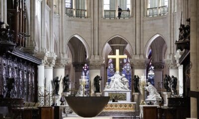 Interior de la catedral de Notre-Dame este 29 de noviembre. EFE/EPA/STEPHANE DE SAKUTIN / POOL MAXPPP OUT / EDITORIAL USE ONLY - MANDATORY MENTION OF THE ARTIST UPON PUBLICATION - TO ILLUSTRATE THE EVENT AS SPECIFIED IN THE CAPTION