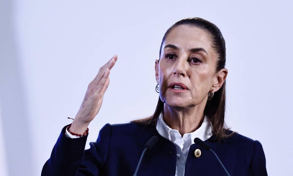 La presidenta de México Claudia Sheinbaum, habla este viernes durante una rueda de prensa en Palacio Nacional en la Ciudad de México (México). EFE/Sáshenka Gutiérrez