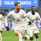 El emdio francés Adrien Rabiot (C) celebra uno de sus goles en el partido de la UEFA Nations League que han jugado Italia y Francia en el Giuseppe Meazza stadium d Milan, Italia. EFE/EPA/DANIEL DAL ZENNARO