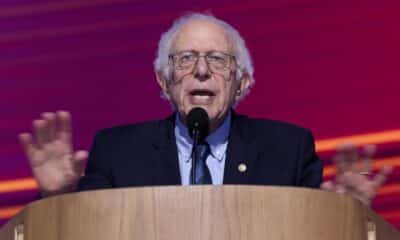 Fotografía de archivo en donde se ve al senador independiente Bernie Sanders, símbolo del movimiento progresista en Estados Unidos. EFE/MICHAEL REYNOLDS