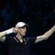 El italiano Jannik Sinner celebra su victoria ante el estadounidense Taylor Fritz en las finales ATP. (Tenis, Italia) EFE/EPA/MASSIMO RANA