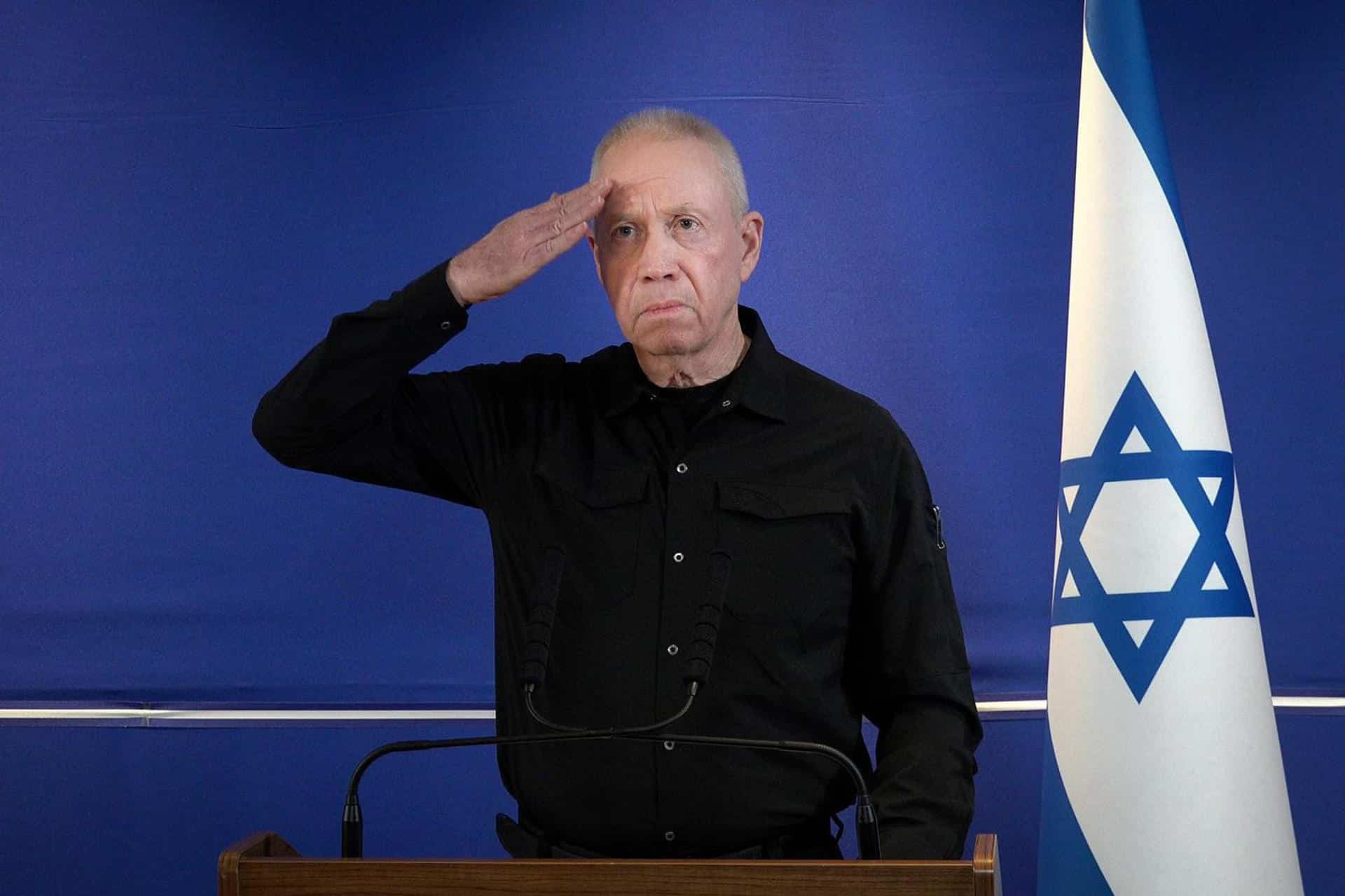 El exministro de Defensa, Yoav Gallant, tras el discurso en directo ofrecido este martes en Jerusalén, en el que reconoció haber sido cesado de su cargo por contradecir al primer ministro israelí, Benjamín Netanyahu, en tres asuntos relacionados con los ataques de Hamás del 7 de octubre y el desarrollo de la guerra en Gaza. EFE/Ministerio de Defensa de Israel SÓLO USO EDITORIAL, PERMITIDO SU USO SÓLO EN RELACIÓN A LA INFORMACIÓN QUE APARECE EN EL PIE DE FOTO (CRÉDITO OBLIGATORIO)