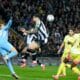 El jugador del Juventus Michele Di Gregorio (I) salva un gol durante el partidfo de la Serie A que han jugado Udinese Calcio y Juventus FC, en Udine, Italia. EFE/EPA/Ettore Griffoni