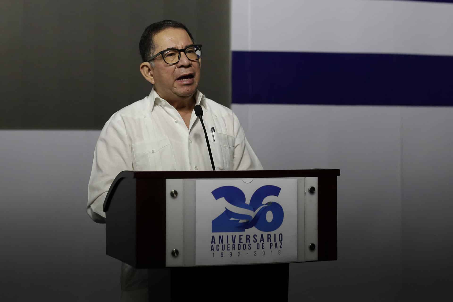 Fotografía de archivo del 16 de enero de 2018 del entonces Secretario de Comunicaciones de la Presidencia de El Salvador, Eugenio Chicas, en conferencia de prensa en San Salvador. EFE/Rodrigo Sura