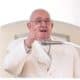 El papa Francisco se dirige a la multitud durante su Audiencia General semanal en la Plaza de San Pedro, Ciudad del Vaticano, 13 de noviembre de 2024. EFE/EPA/MAURIZIO BRAMBATTI