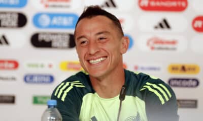 Fotografía de archivo del futbolista mexicano Andrés Guardado durante una rueda de prensa en el Estadio Akron de Guadalajara (México). EFE/ Francisco Guasco