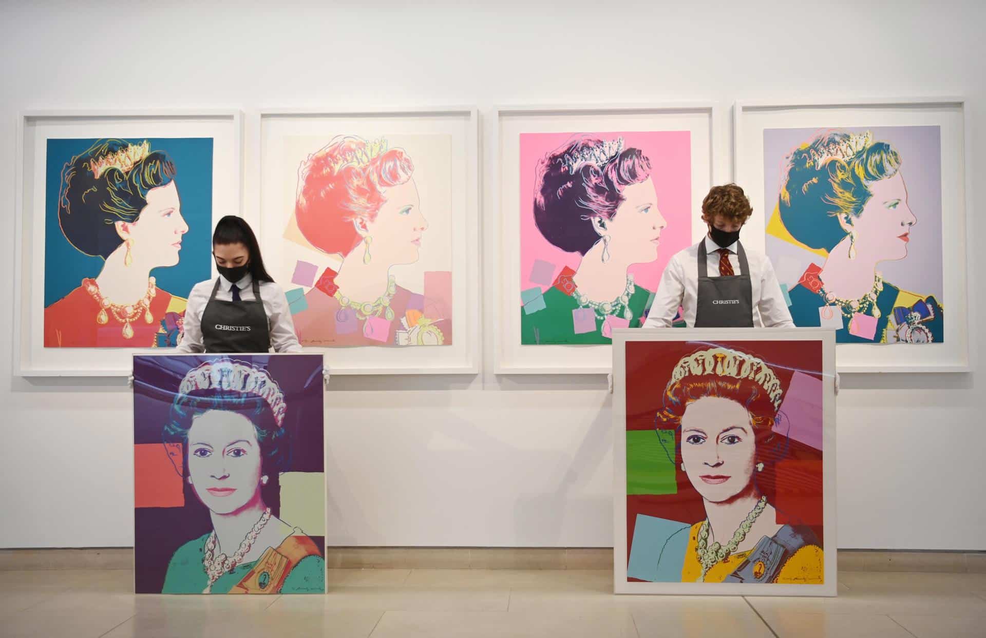 Imagen de archivo de la serie 'Reigning Queens' de Andy Warhol.EFE/EPA/NEIL HALL