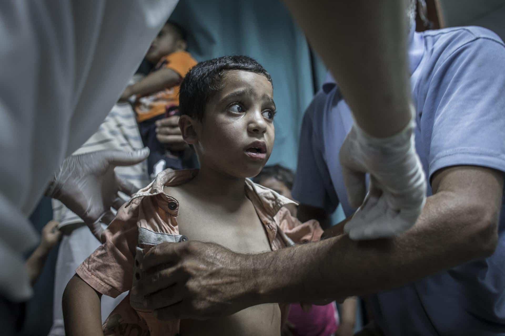 Niños en un hospital de Gaza en una imagen de archivo. EFE/Oliver Weiken