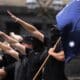 Fotografía de archivo de un grupo de nazis australianos durante una protesta frente al Parlamento de Melbourne.
EFE/EPA/JAMES ROSS AUSTRALIA AND NEW ZEALAND OUT