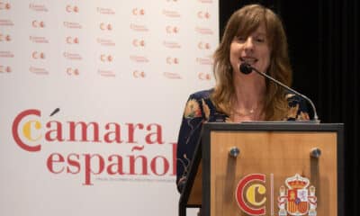 La vicepresidenta de la Cámara Española Uruguaya, Leticia Lago, participa en un encuentro este martes, organizado por la Cámara Española Oficial de Comercio, Industria y Navegación (Camacoes) en Montevideo (Uruguay). EFE/ Sofía Torres