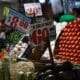 Fotografía de un puesto de verduras con los precios de cada producto en un mercado de la Ciudad de México (México). Imagen de archivo. EFE/ Sáshenka Gutiérrez