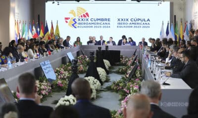 Fotografía de la sesión plenaria de la XXIX Cumbre Iberoamericana este viernes, en el museo Pumapungo en Cuenca (Ecuador). EFE/ José Jácome