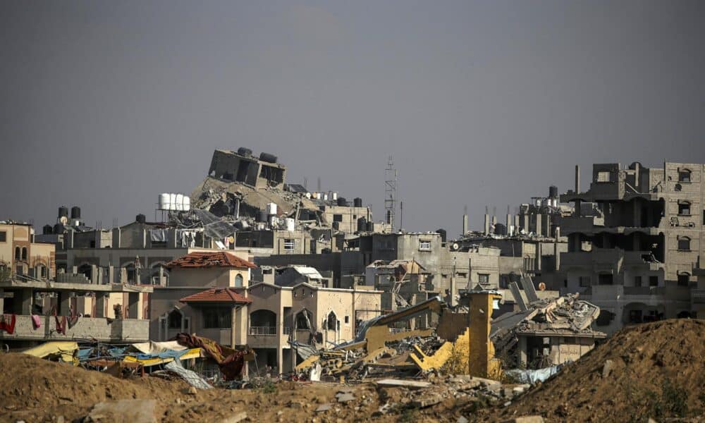 Edificios destruidos en el campo de refugiados de Al Bureij, franja central de Gaza, el 21 de noviembre de 2024. EFE/EPA/MOHAMMED SABER