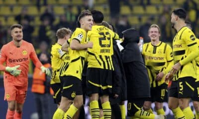 Los jugadores del Dortmund celebran un gol durante el partido de la UEFA Champions League league que han jugado Borussia Dortmund y SK Sturm Graz, en Dortmund, Alemania. EFE/EPA/CHRISTOPHER NEUNDORF