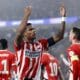 El jugador del PSV Ryan Flamingo celebra el 1-0 durante el partido de la UEFA Champions League que han jugado PSV Eindhoven y Girona FC en el Phillips Stadium en Eindhoven, Países Bajos. EFE/EPA/MAURICE VAN STEEN