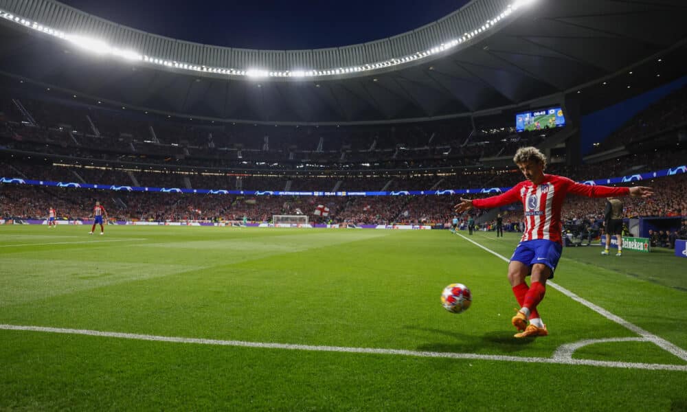 Imagen de archivo de un partido entre Atlético de Madrid y FC Barcelona. EFE/ Juanjo Martin