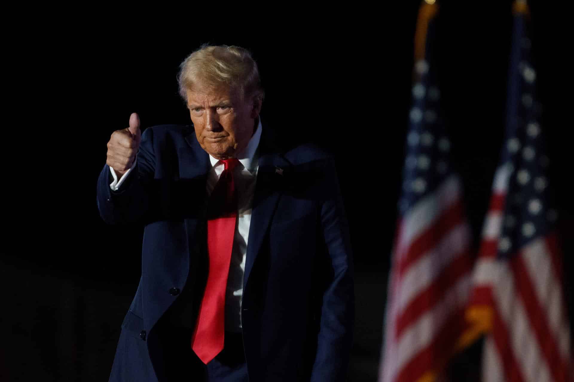 Fotografía de archivo del presidente electo Donal Trump durante un evento de campaña en Butler, Pensilvania (Estados Unidos). EFE/ Will Oliver