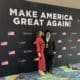 Los presentadores de radio Kim Yeater y Mark Anthony posan en el cuartel general de Trump este martes, en el centro de convenciones de Palm Beach, Florida (Estados Unidos). EFE/ Ivonne Malaver