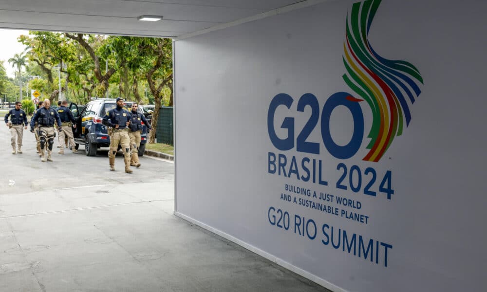 Fotografía de los alrededores del Museo de Arte Moderno (MAM) en Río de Janeiro (Brasil), donde la cumbre del G20 que se celebra en Río de Janeiro el próximo lunes y martes estará marcada por momentos de alto voltaje político, como la despedida internacional del presidente de EE.UU., Joe Biden, o el primer encuentro entre el brasileño Luiz Inácio Lula da Silva y el argentino Javier Milei tras meses de tensiones. EFE/ Antonio Lacerda.